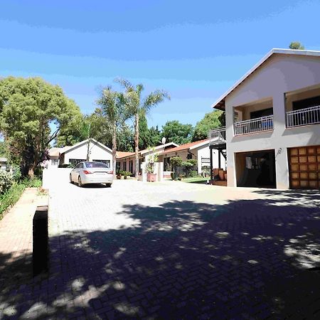 Acacia Grove Guest House Joanesburgo Exterior foto