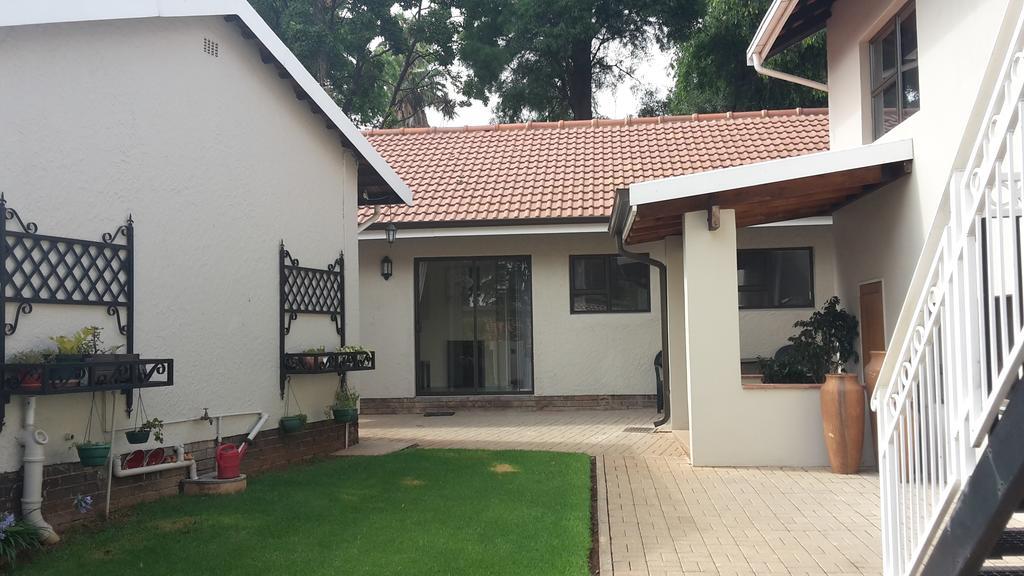 Acacia Grove Guest House Joanesburgo Exterior foto